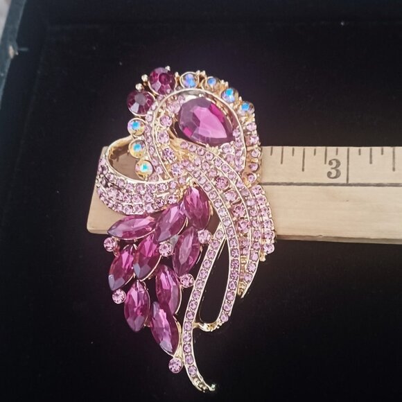 Gorgeous 4" Purple Brooch  (BLING) - Picture 5 of 5